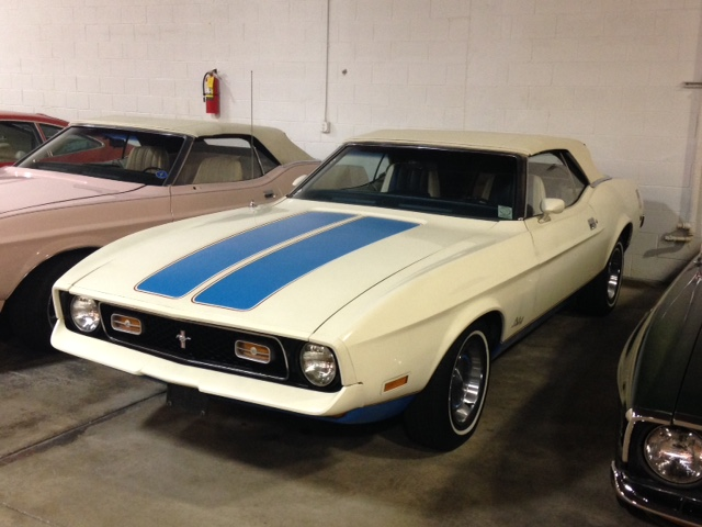 <h4>76D - Convertible</h4>