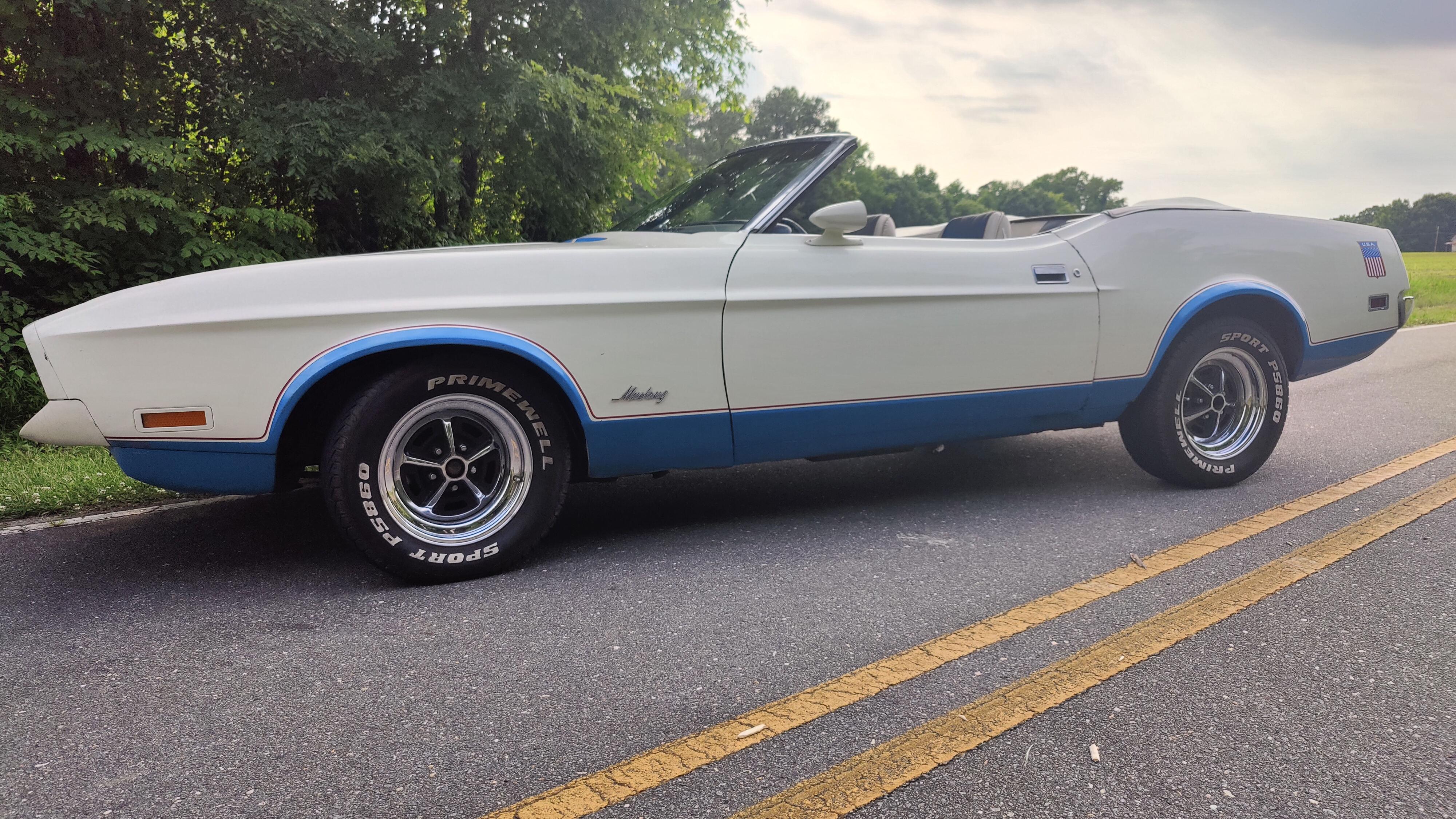 <h4>76D - Convertible</h4>